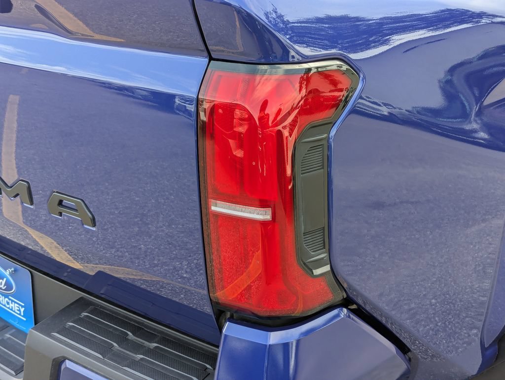 Used 2025 Toyota Tacoma SR5 AWD/4WD image 12