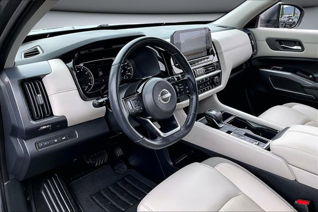 Used 2024 Nissan Pathfinder SL image 17