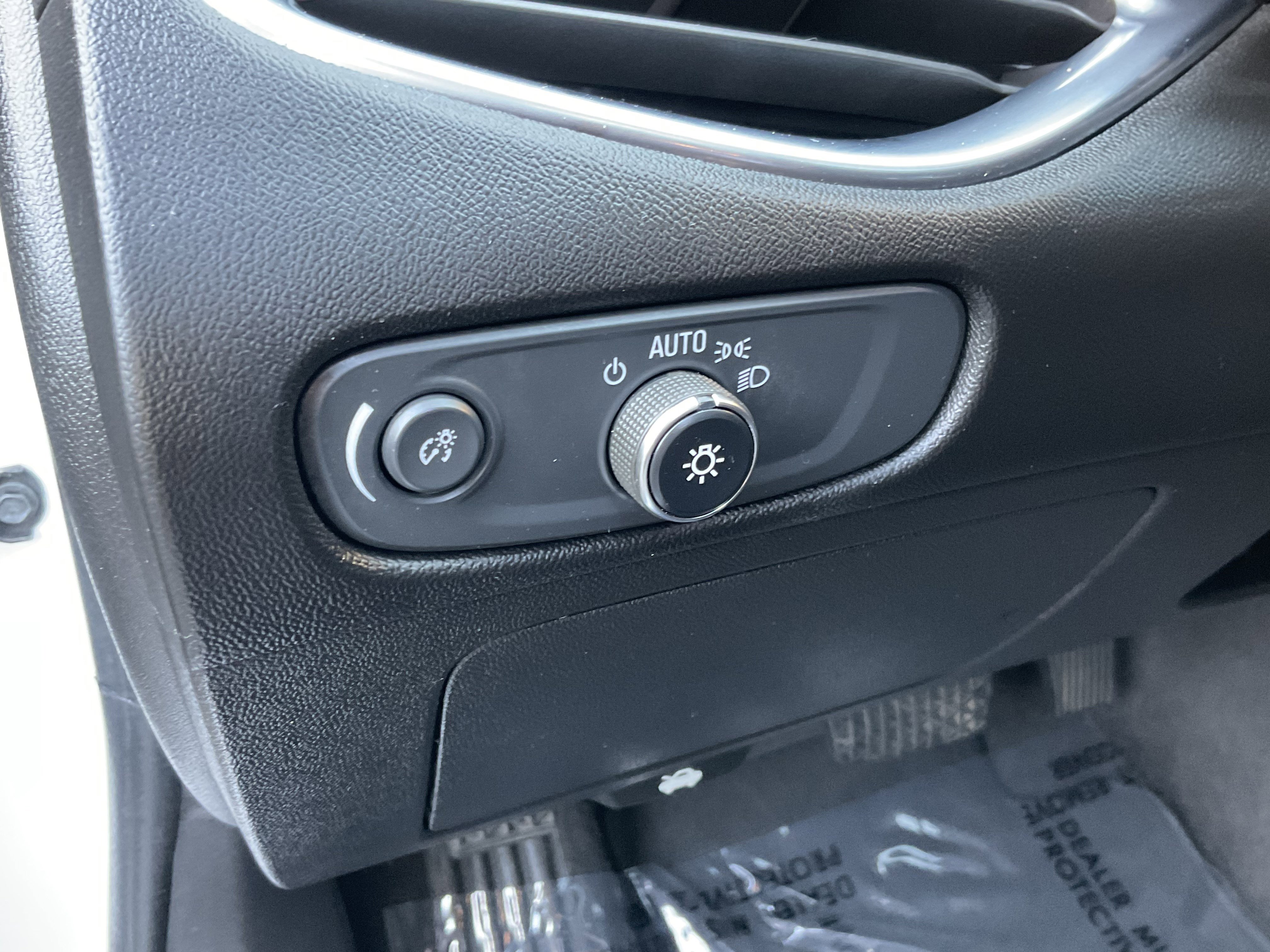 Used 2023 Chevrolet Malibu LT image 24