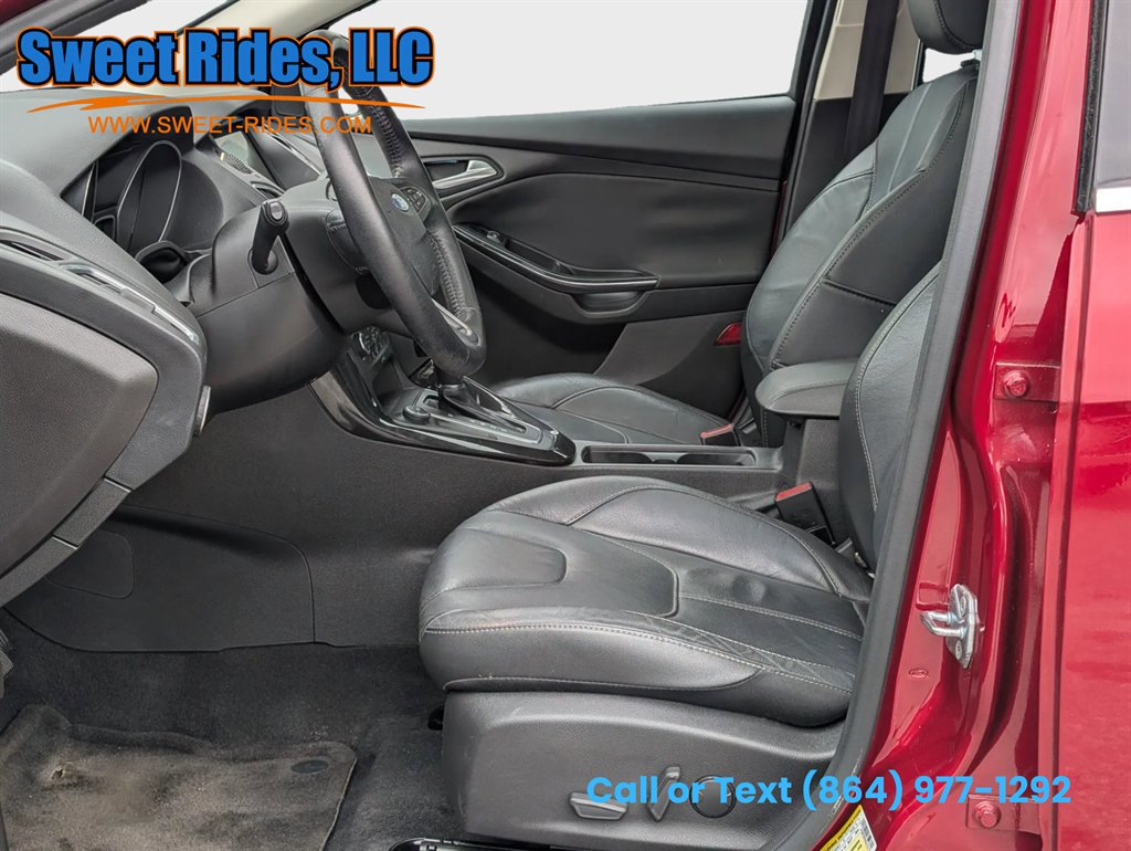 Used 2016 Ford Focus Titanium w/ Titanium Technology Package FWD image 10