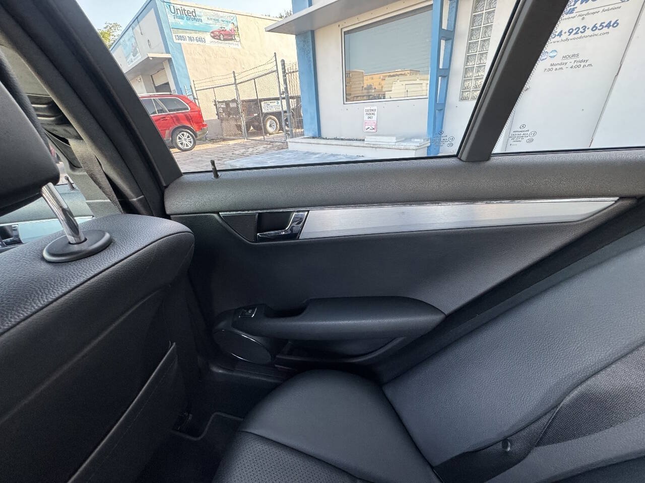 Used 2009 Mercedes-Benz C 300 Sedan image 37