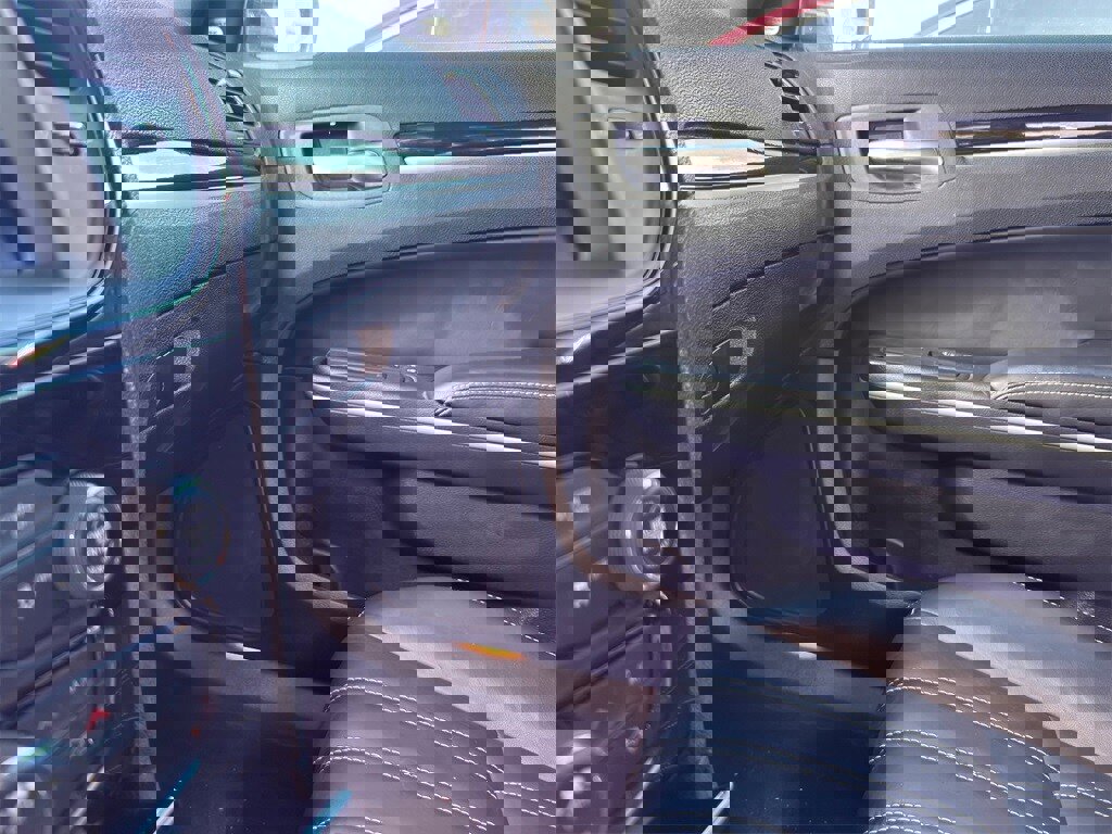 Used 2019 Chrysler 300 S image 19