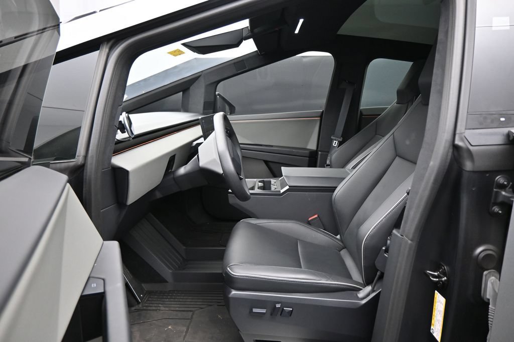 Used 2025 Tesla Cybertruck AWD Crew Cab image 9