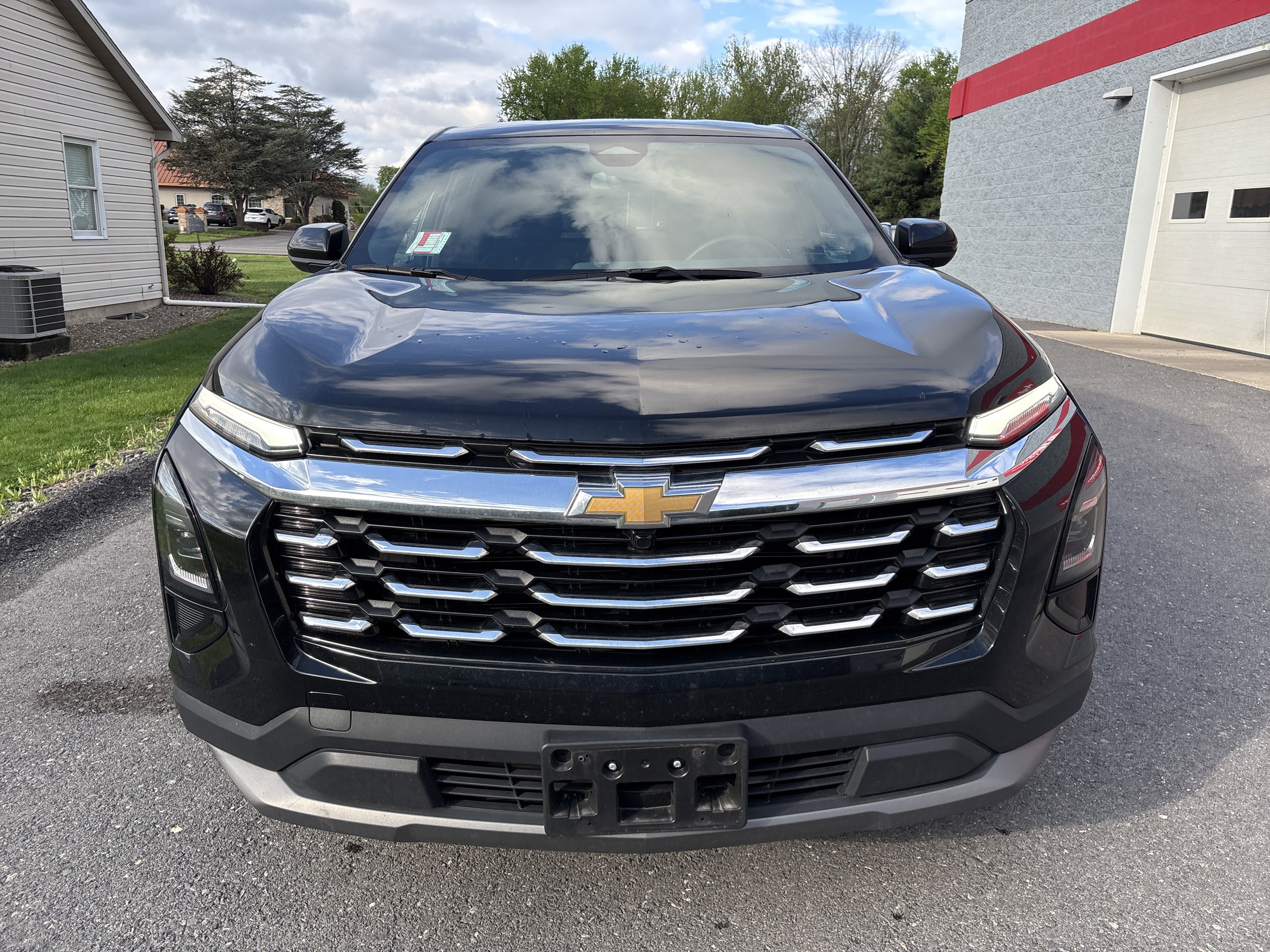 Used 2025 Chevrolet Equinox LT AWD/4WD image 9