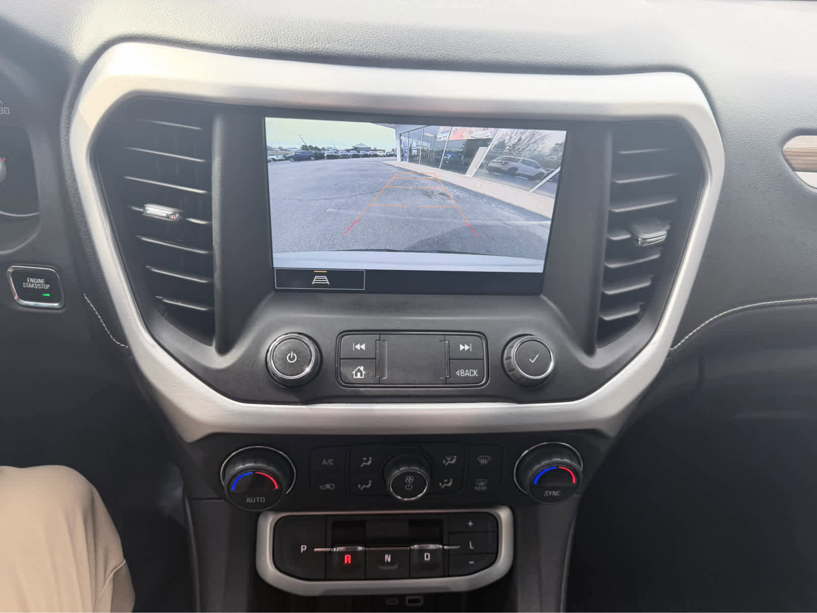 Used 2022 GMC Acadia SLE w/ Driver Convenience Package image 26