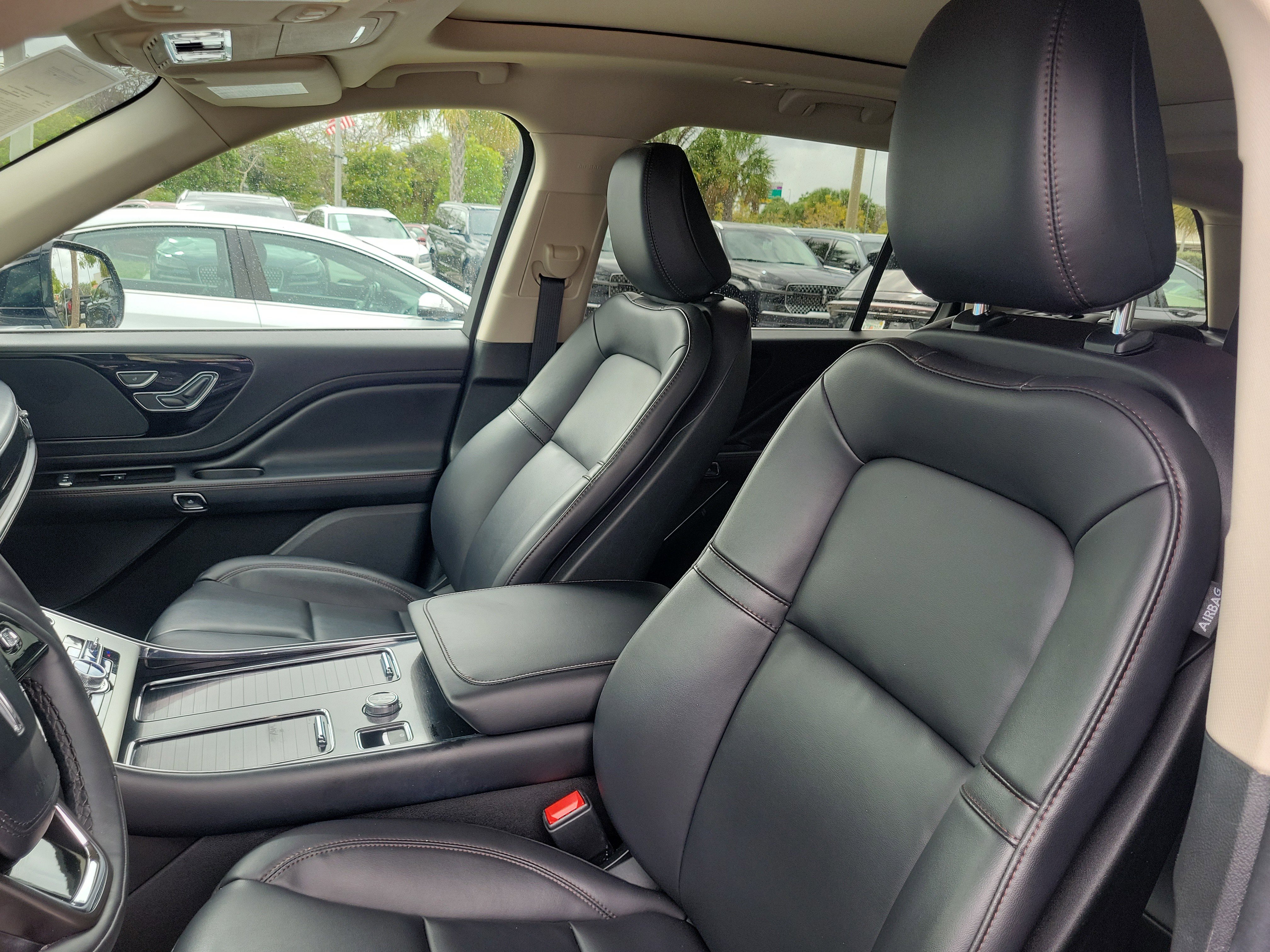 Used 2023 Lincoln Aviator 2WD w/ Premium Package image 9