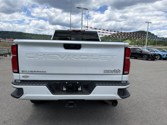 Used 2026 Chevrolet Silverado 2500 High Country w/ High Country Premium Package AWD/4WD image 5