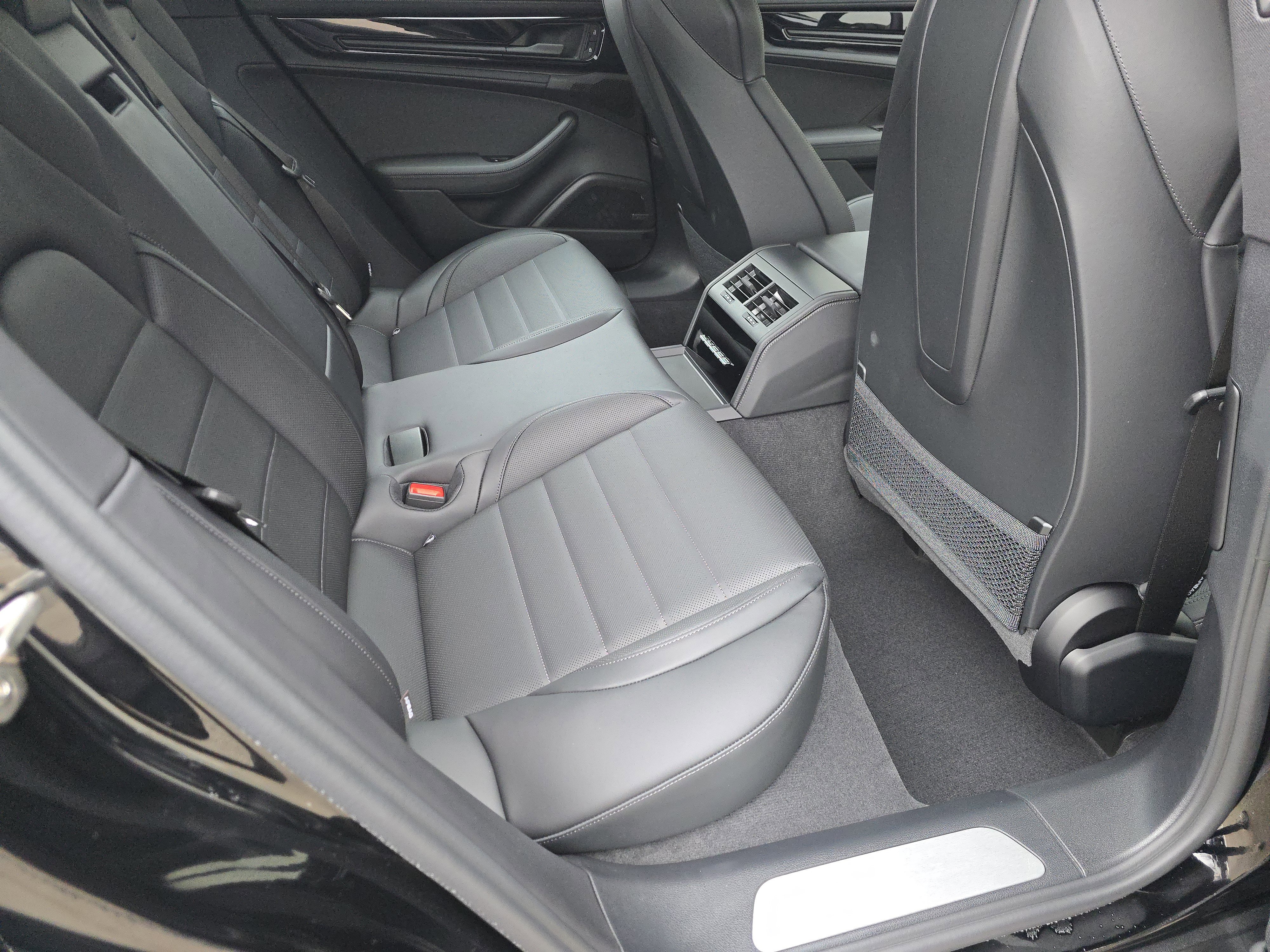 New 2026 Porsche Panamera 4 image 14