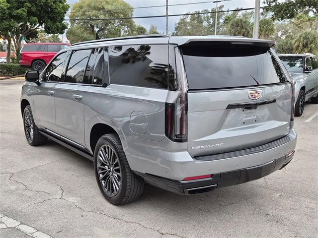 Certified 2025 Cadillac Escalade ESV Sport Platinum image 2