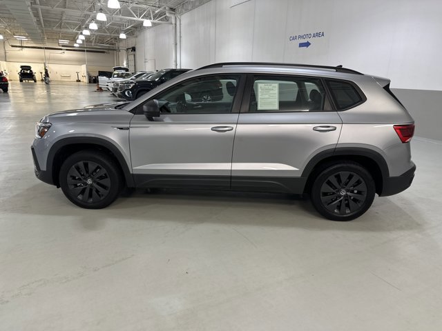 Certified 2024 Volkswagen Taos S image 5