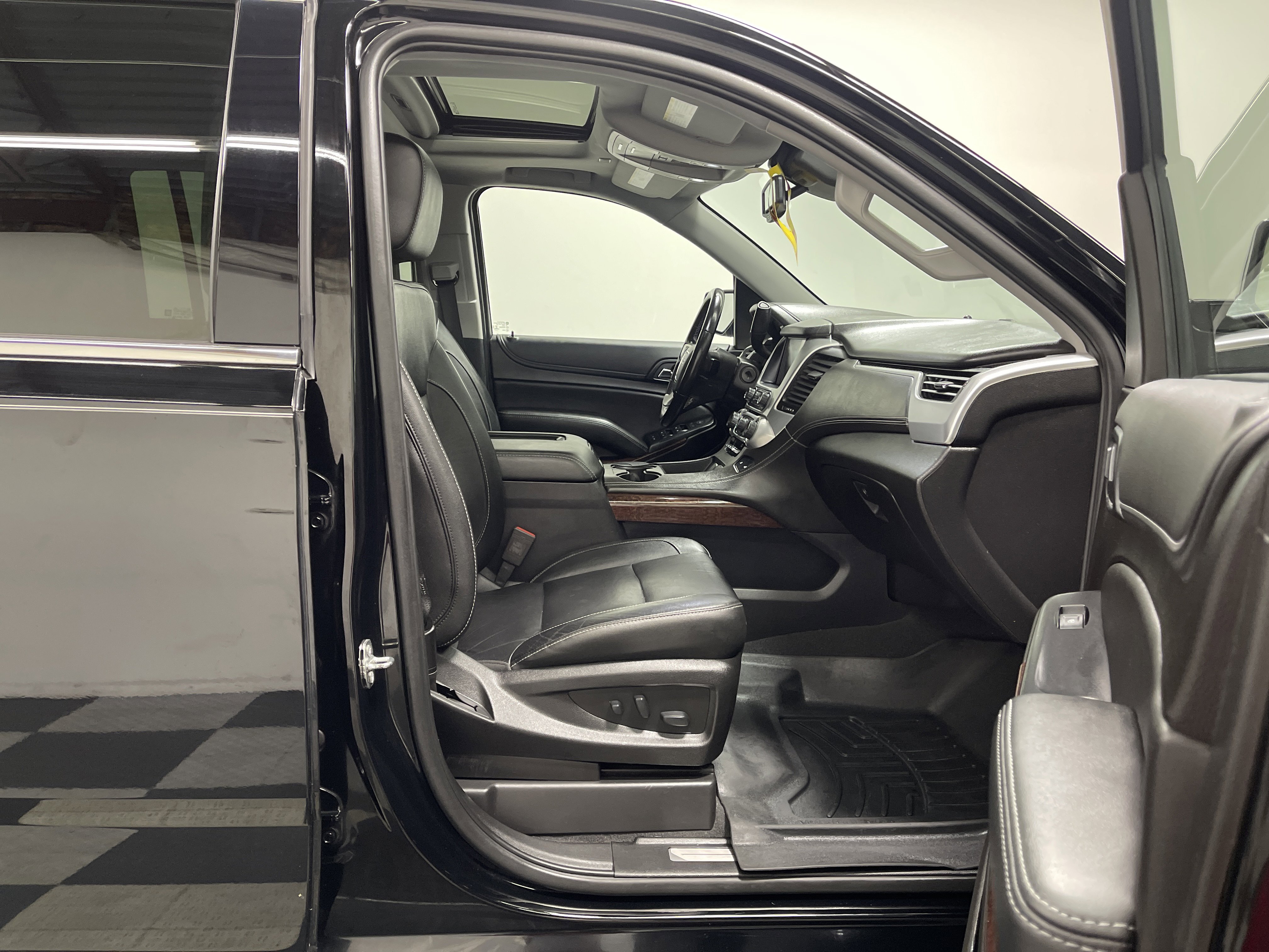 Used 2020 GMC Yukon XL SLT AWD/4WD image 26