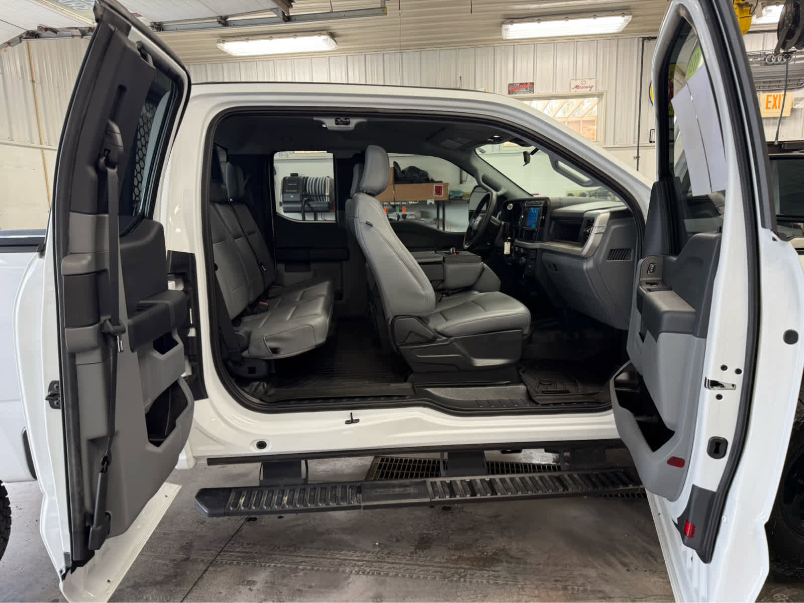 Used 2024 Ford F250 XL w/ XL Chrome Package image 31