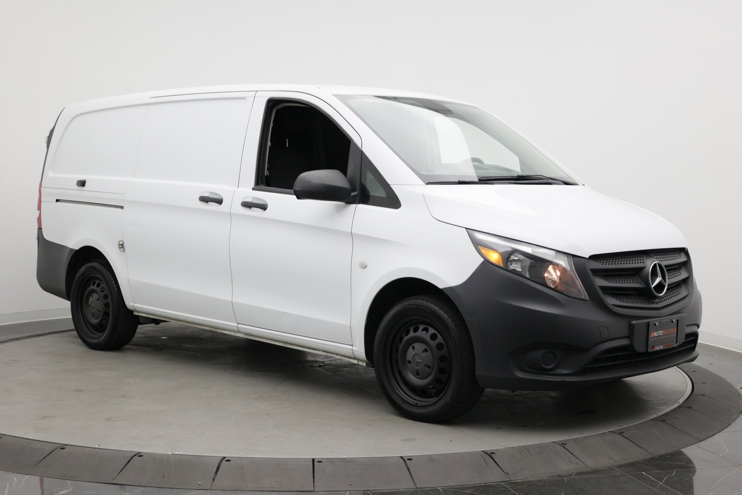 Used 2018 Mercedes-Benz Metris image 3