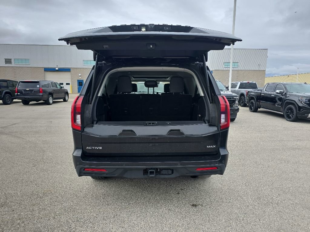Used 2025 Ford Expedition Max Active AWD/4WD image 5