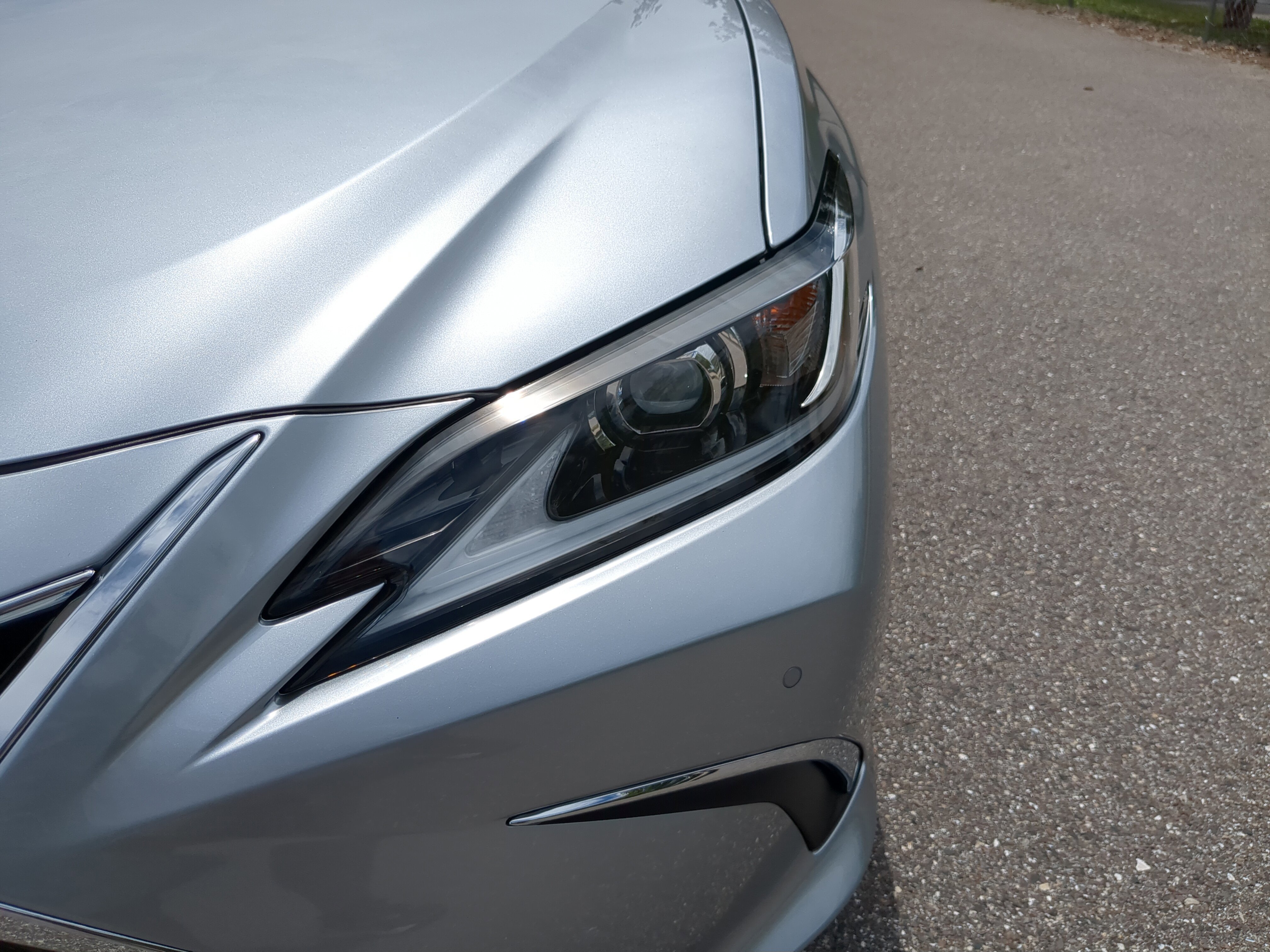 New 2025 Lexus ES 350 w/ Premium Package image 9