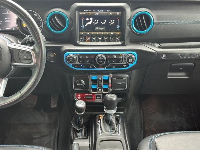 Used 2023 Jeep Wrangler Unlimited Rubicon 4xe w/ Cold Weather Group AWD/4WD image 15