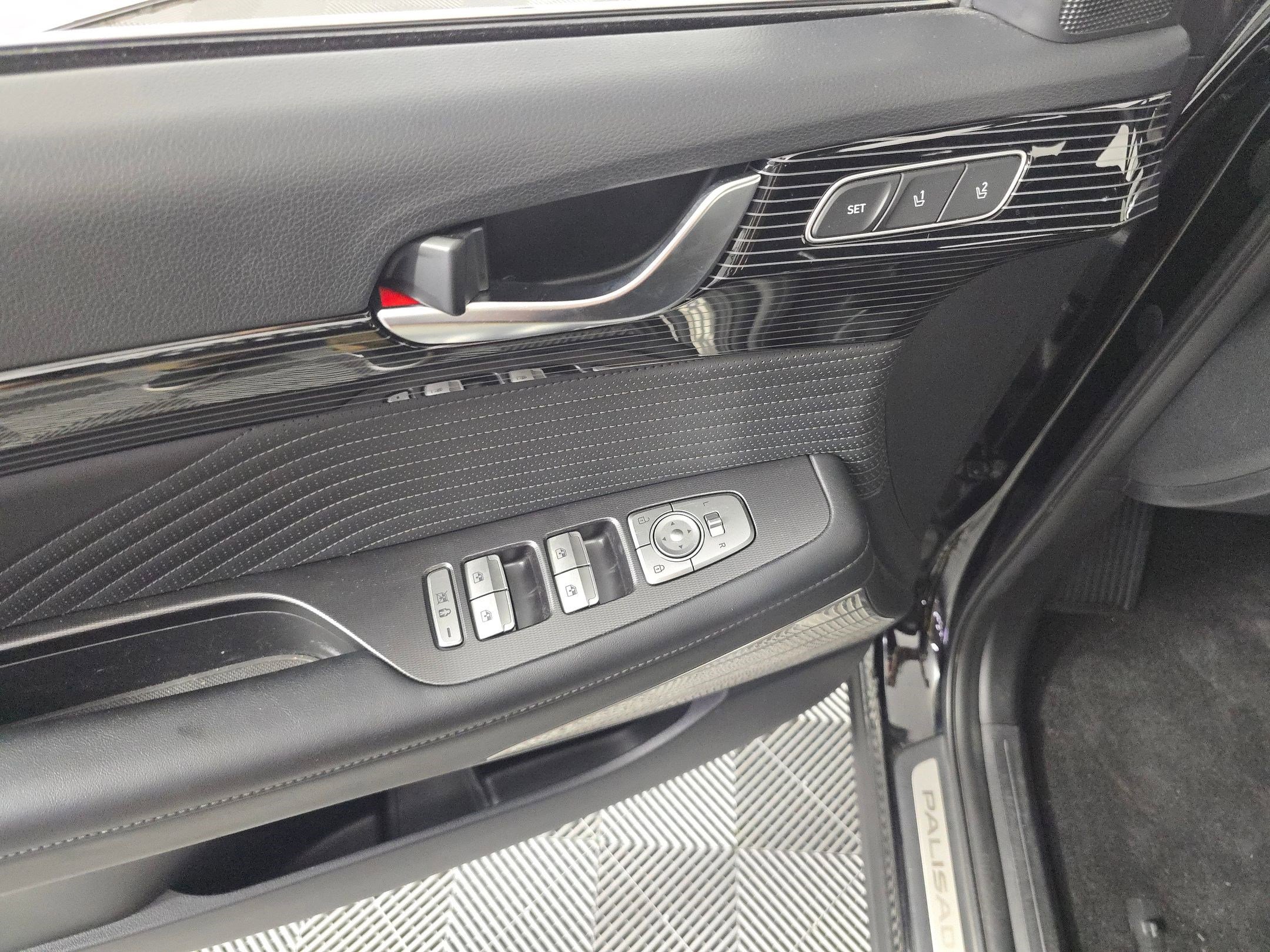 Used 2024 Hyundai Palisade Calligraphy image 21