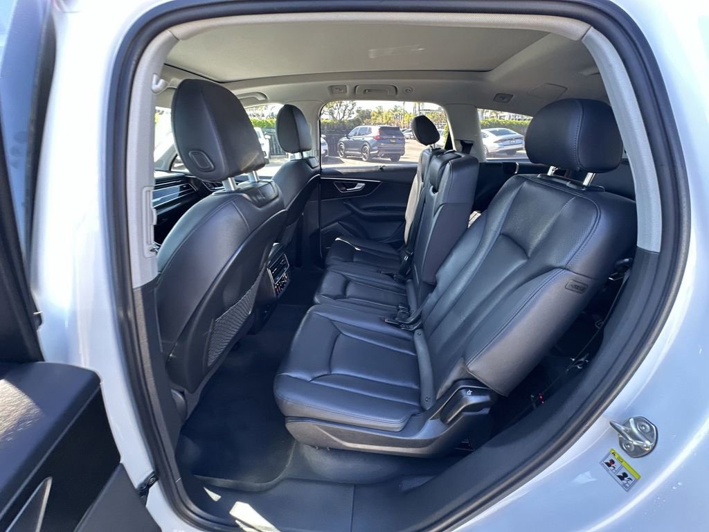 Used 2023 Audi Q7 3.0T Prestige image 31
