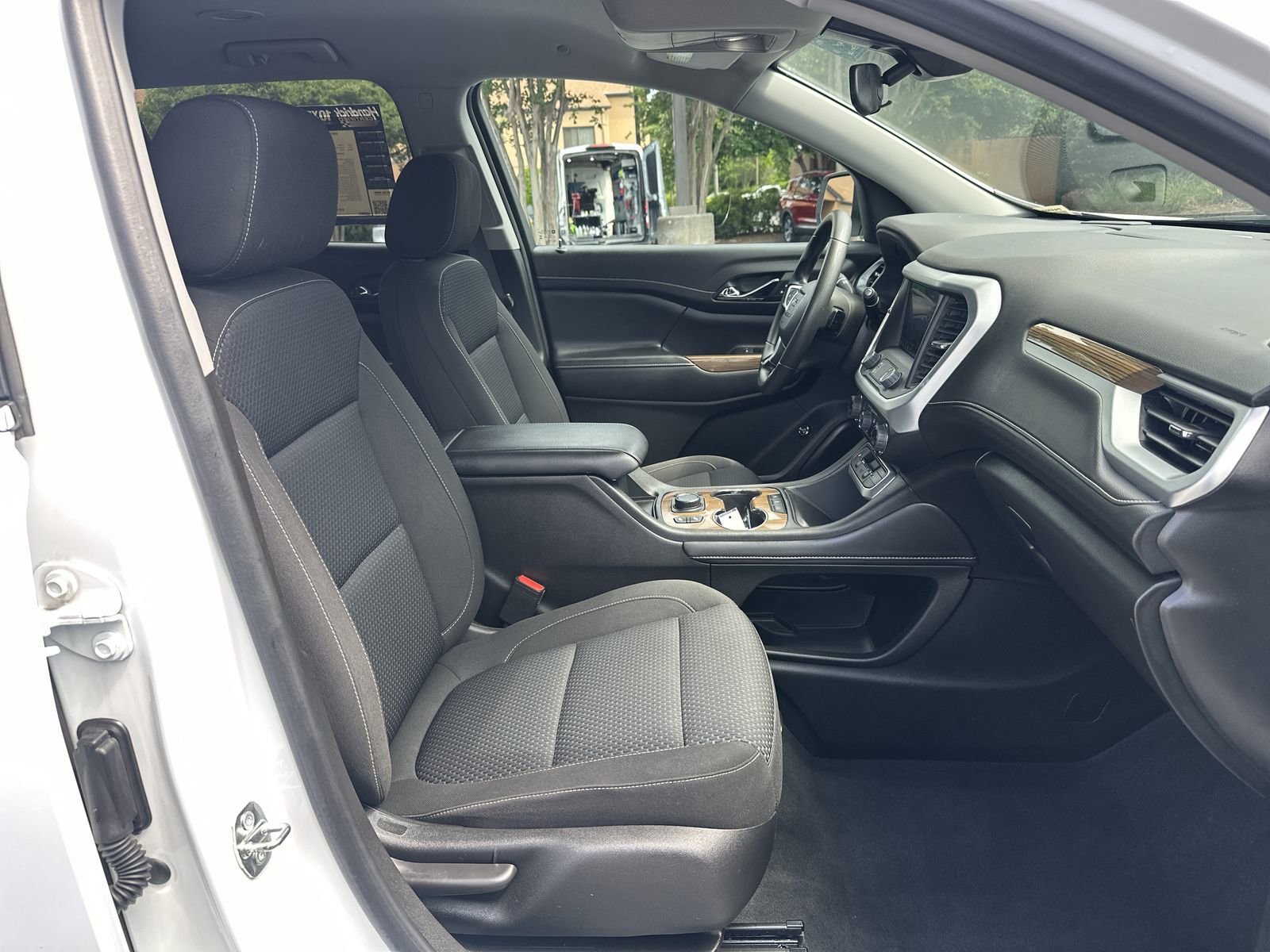 Used 2023 GMC Acadia SLE w/ Driver Convenience Package AWD/4WD image 22