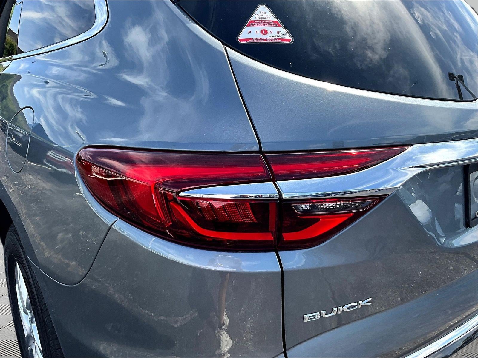 Used 2018 Buick Enclave Essence FWD image 23