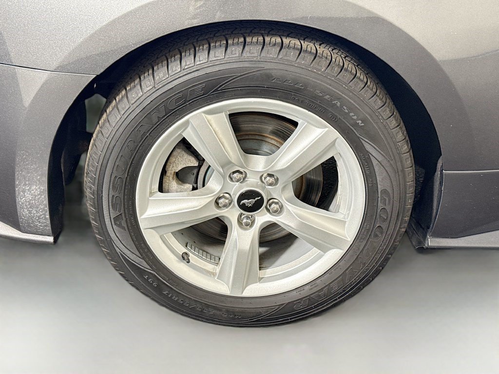 Used 2018 Ford Mustang Coupe RWD image 28