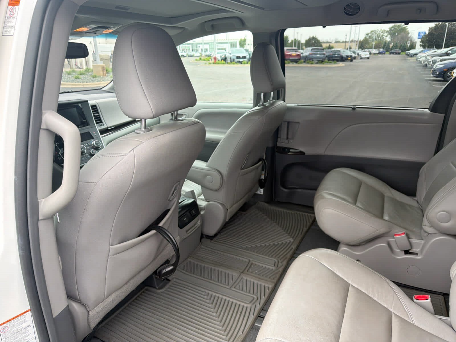 Used 2015 Toyota Sienna XLE Premium AWD/4WD image 22