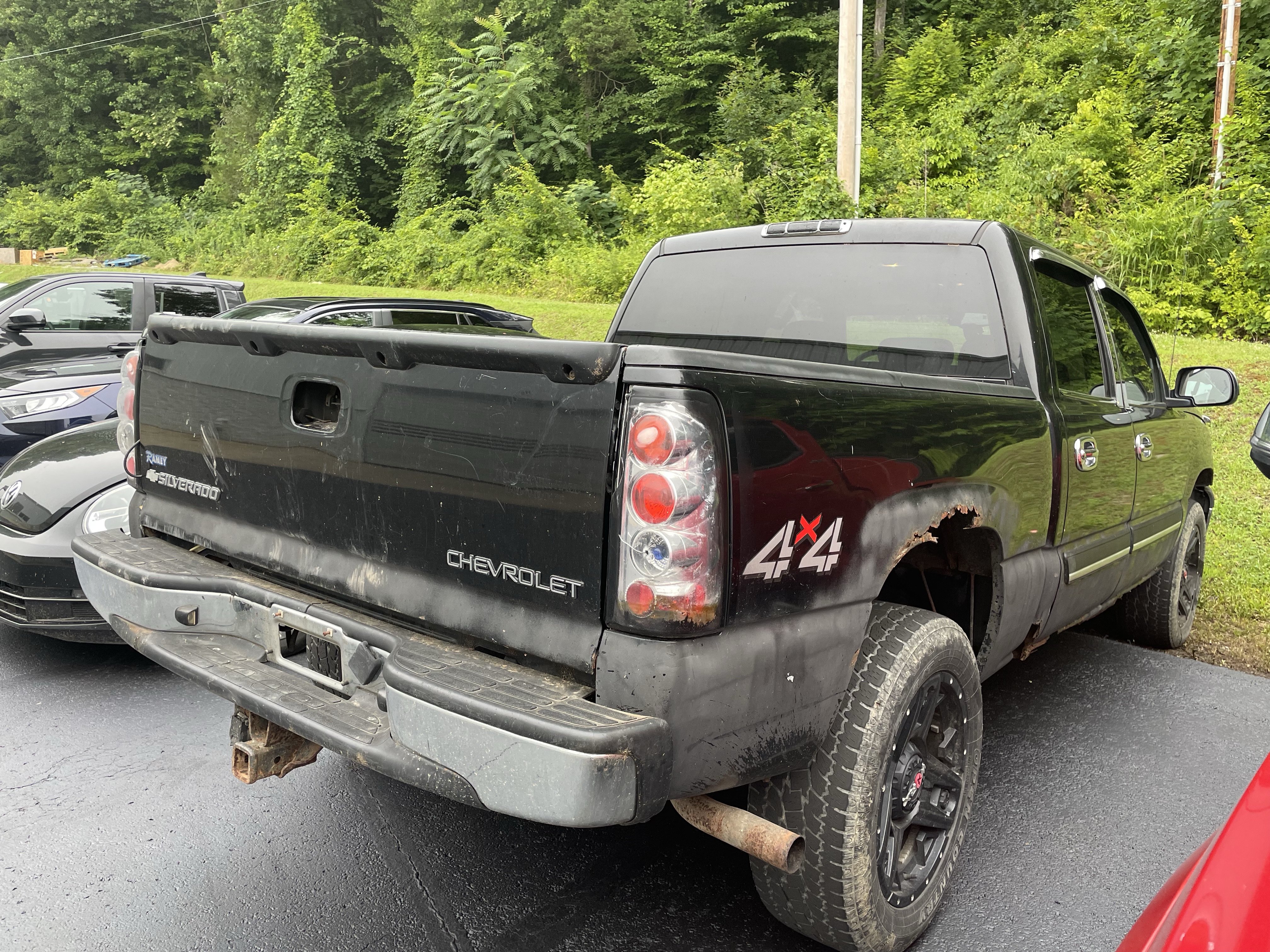 Used 2004 Chevrolet Silverado 1500 LT AWD/4WD image 2
