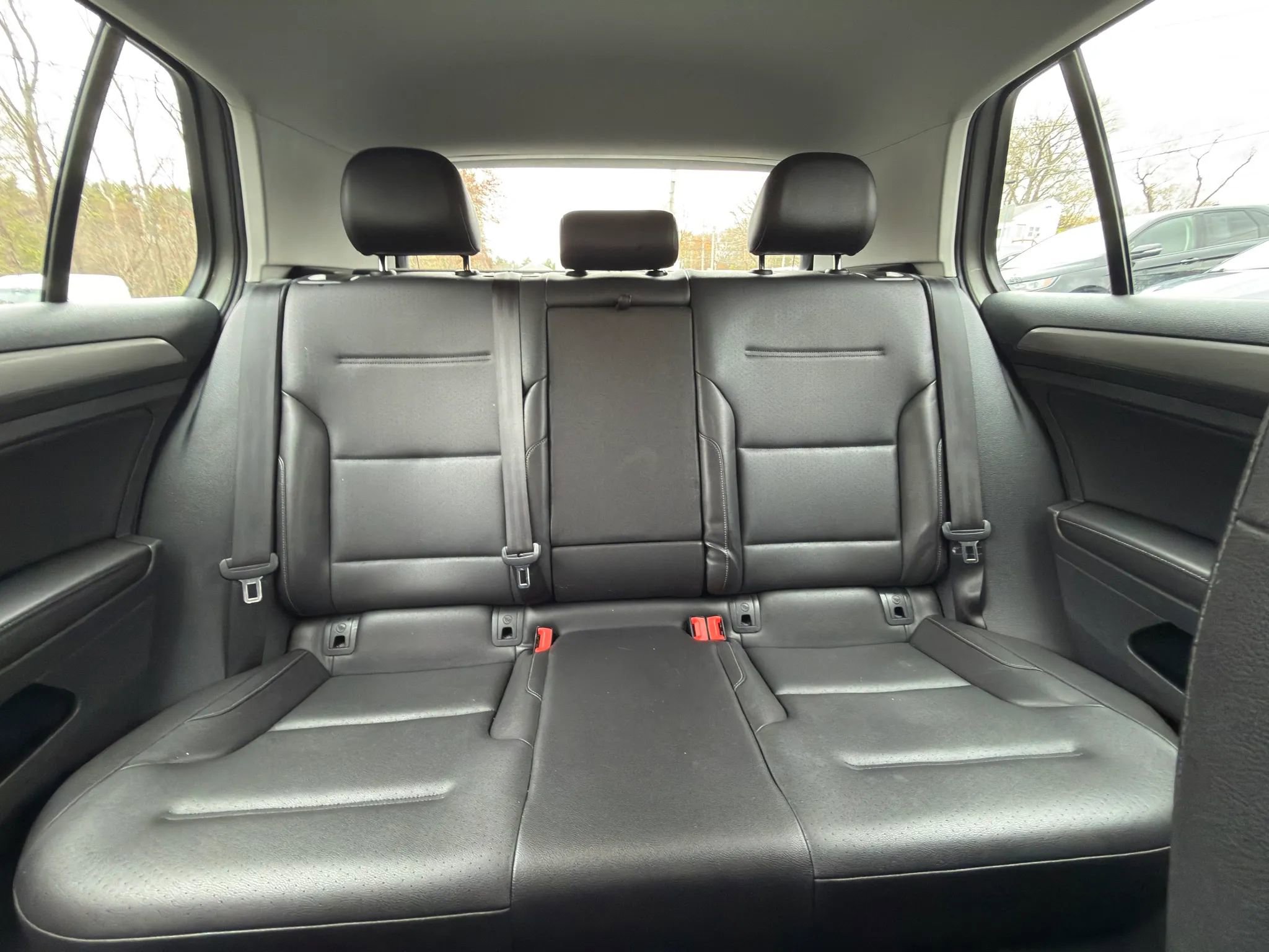 Used 2015 Volkswagen Golf TDI S FWD image 24