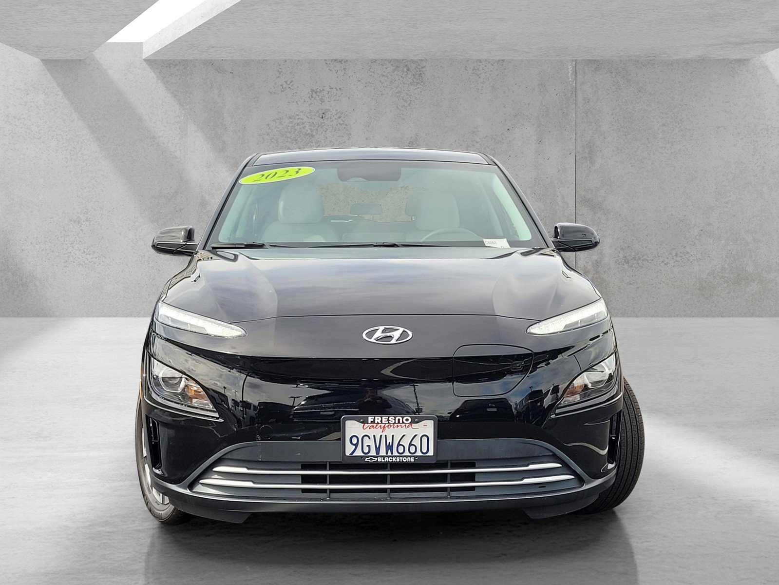 Used 2023 Hyundai Kona SE image 2