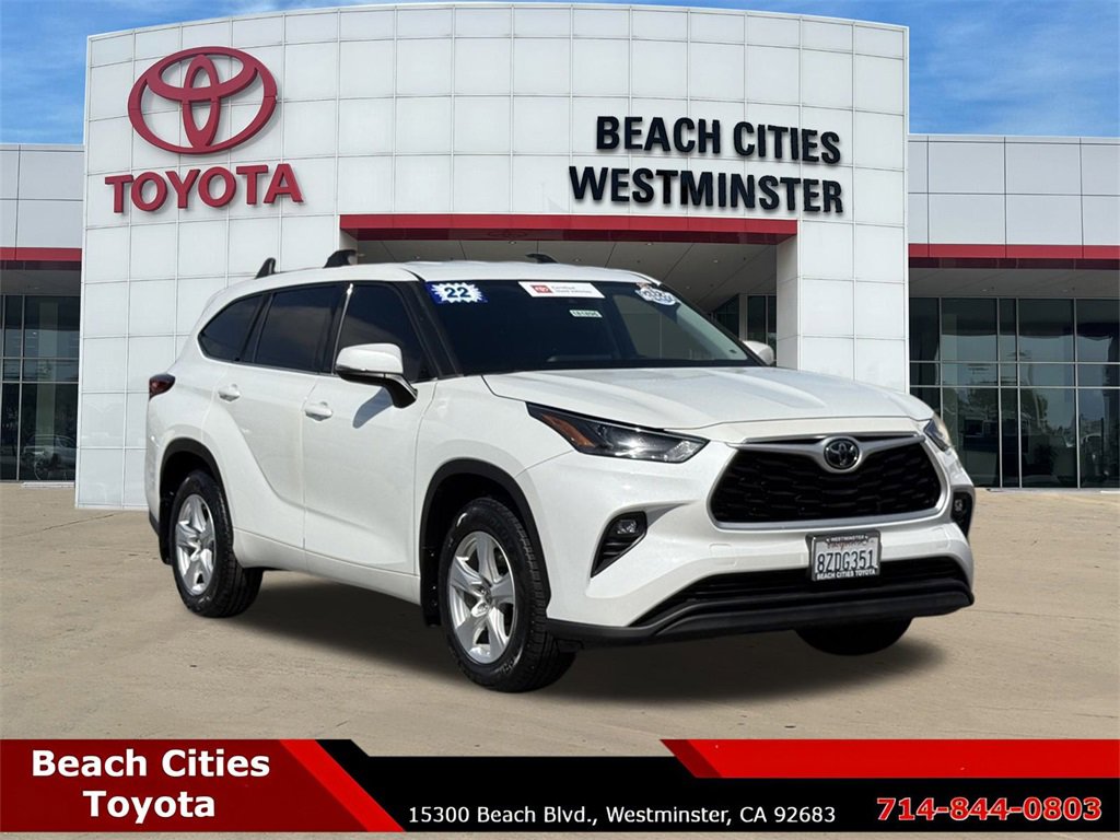 Certified 2022 Toyota Highlander LE image 2