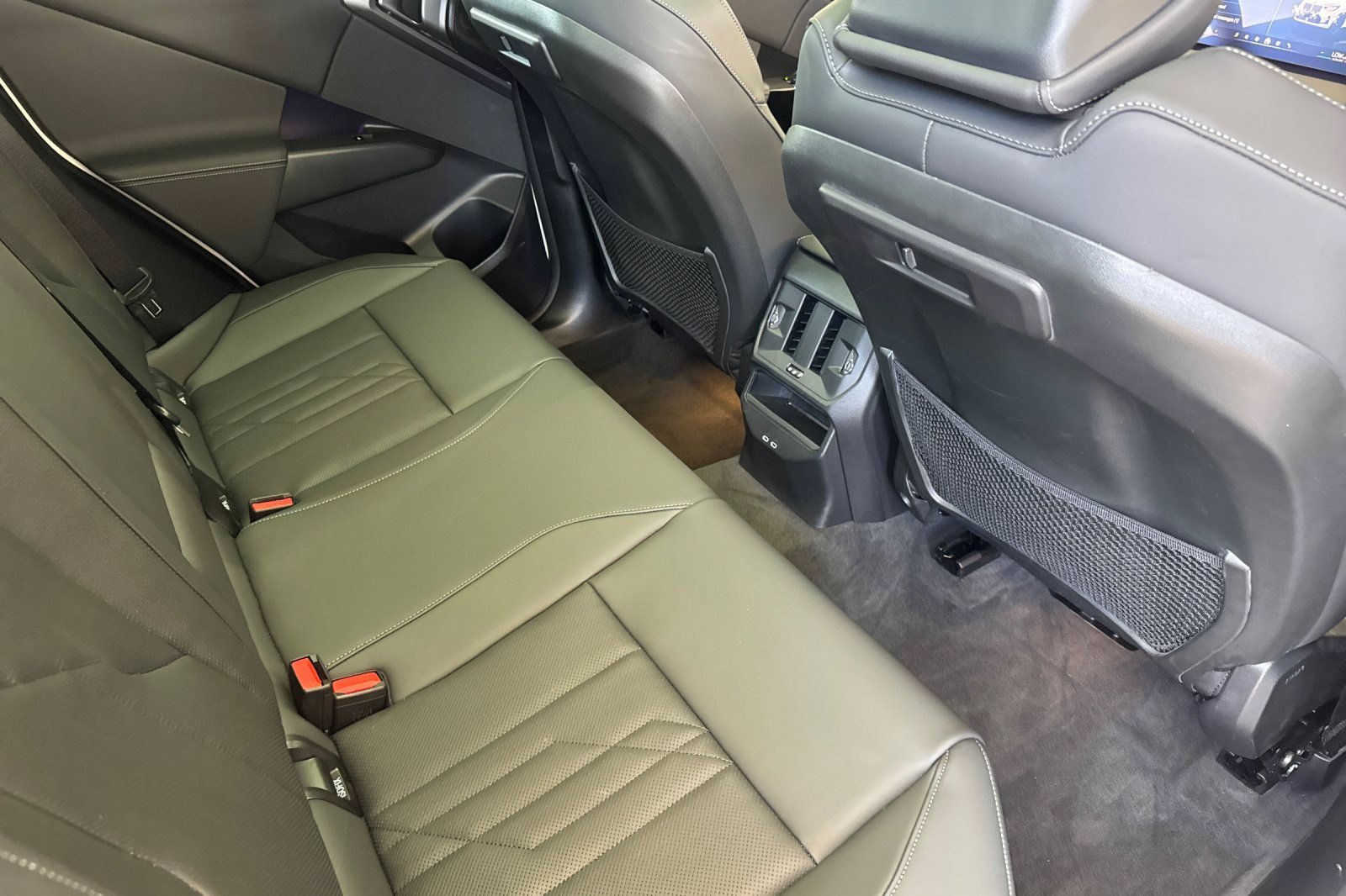Used 2026 BMW X3 xDrive30i w/ Premium Package AWD/4WD image 34