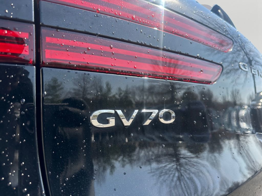 Used 2023 Genesis GV70 3.5T Sport w/ Sport Prestige Package image 31