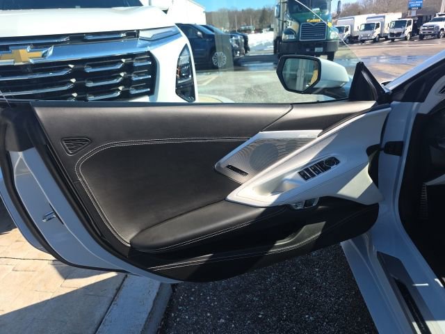 Used 2021 Chevrolet Corvette Stingray Premium Conv w/ Z51 Performance Package image 13