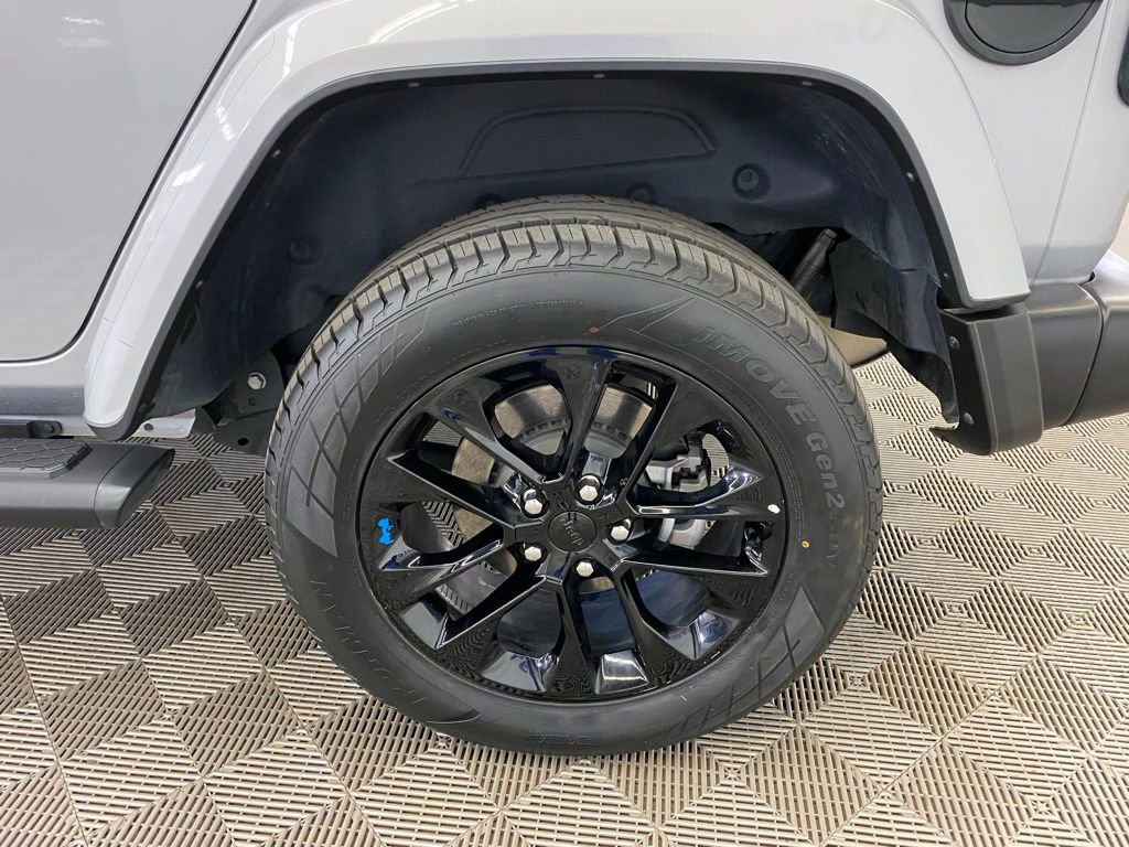 Used 2023 Jeep Wrangler Unlimited Sahara image 10