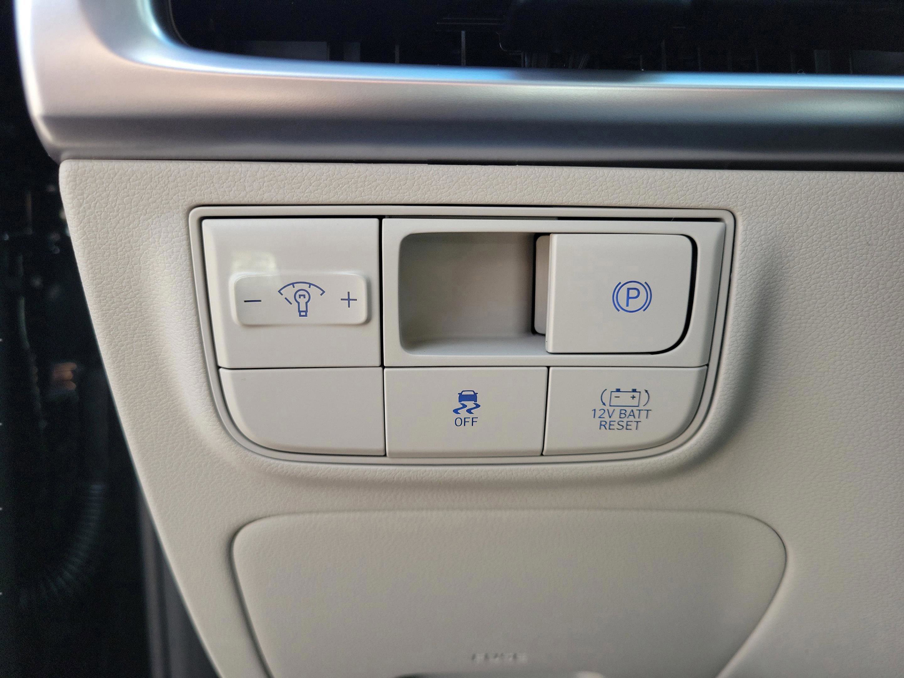 New 2026 Hyundai Tucson Blue SE image 24