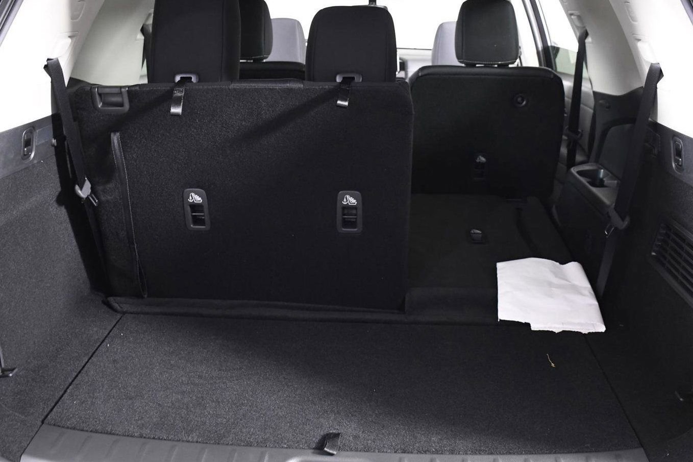 New 2024 Nissan Pathfinder SV w/ SV Premium Package image 27