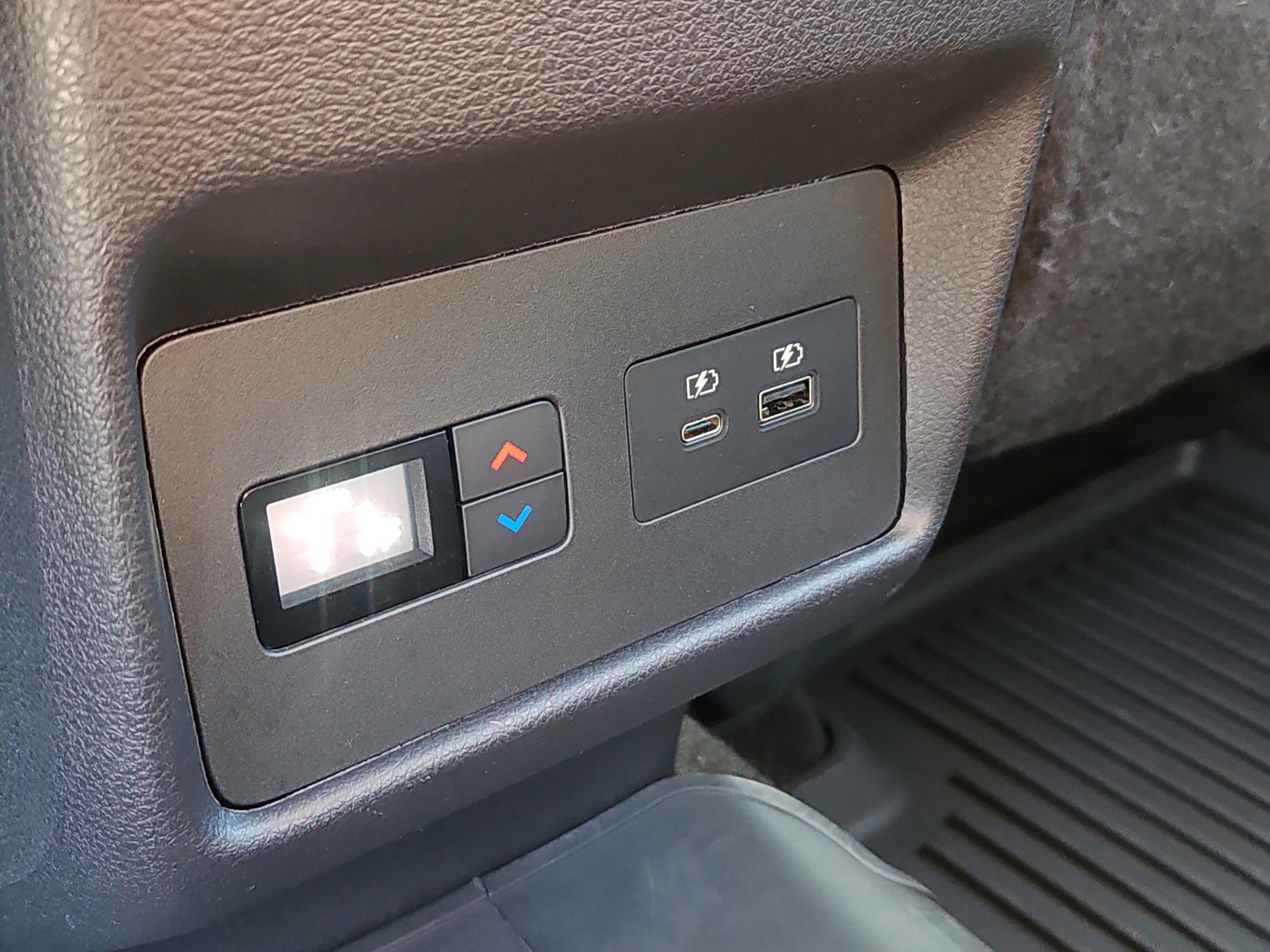 Used 2023 Nissan Rogue SL w/ SL Premium Package image 15