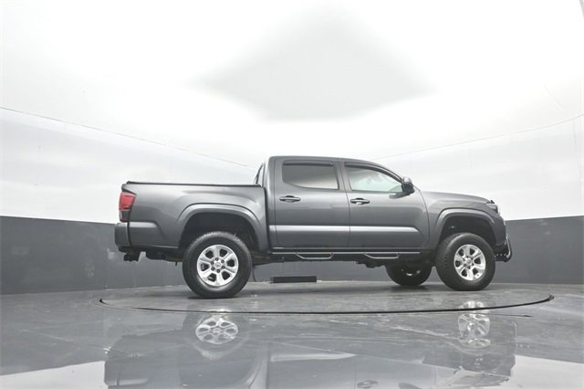 Used 2018 Toyota Tacoma SR image 39