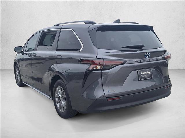 Certified 2025 Toyota Sienna XLE w/ XLE Plus Package FWD image 8