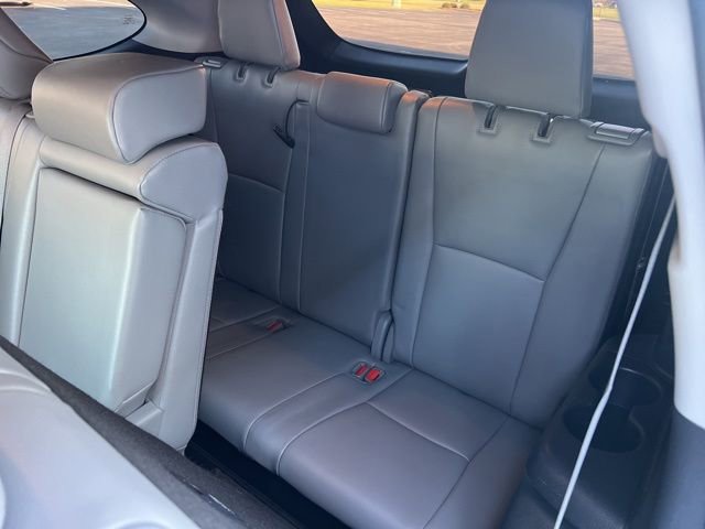 Used 2021 Toyota Highlander XLE AWD/4WD image 23