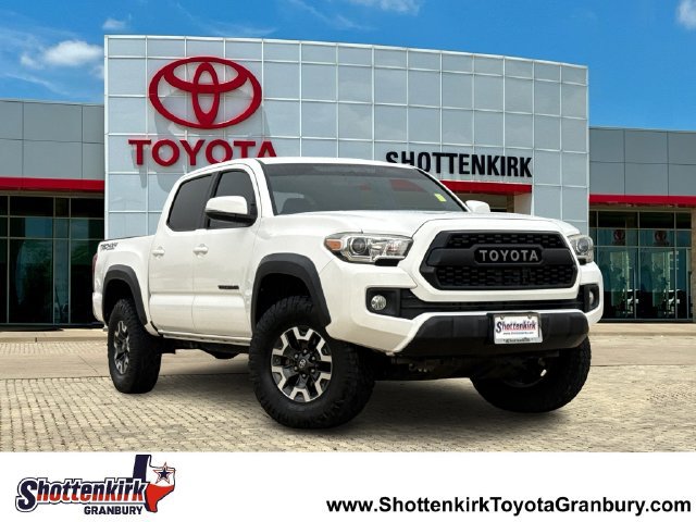 Used 2017 Toyota Tacoma TRD Off-Road AWD/4WD image 1