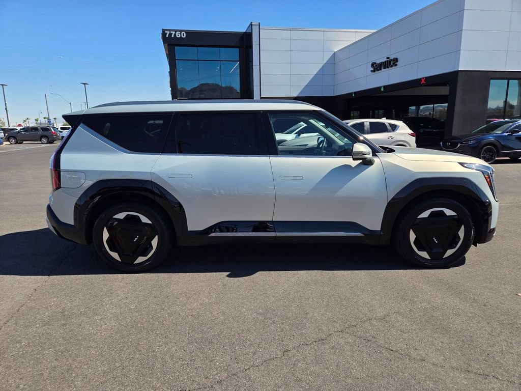 Used 2024 Kia EV9 Land AWD/4WD image 7
