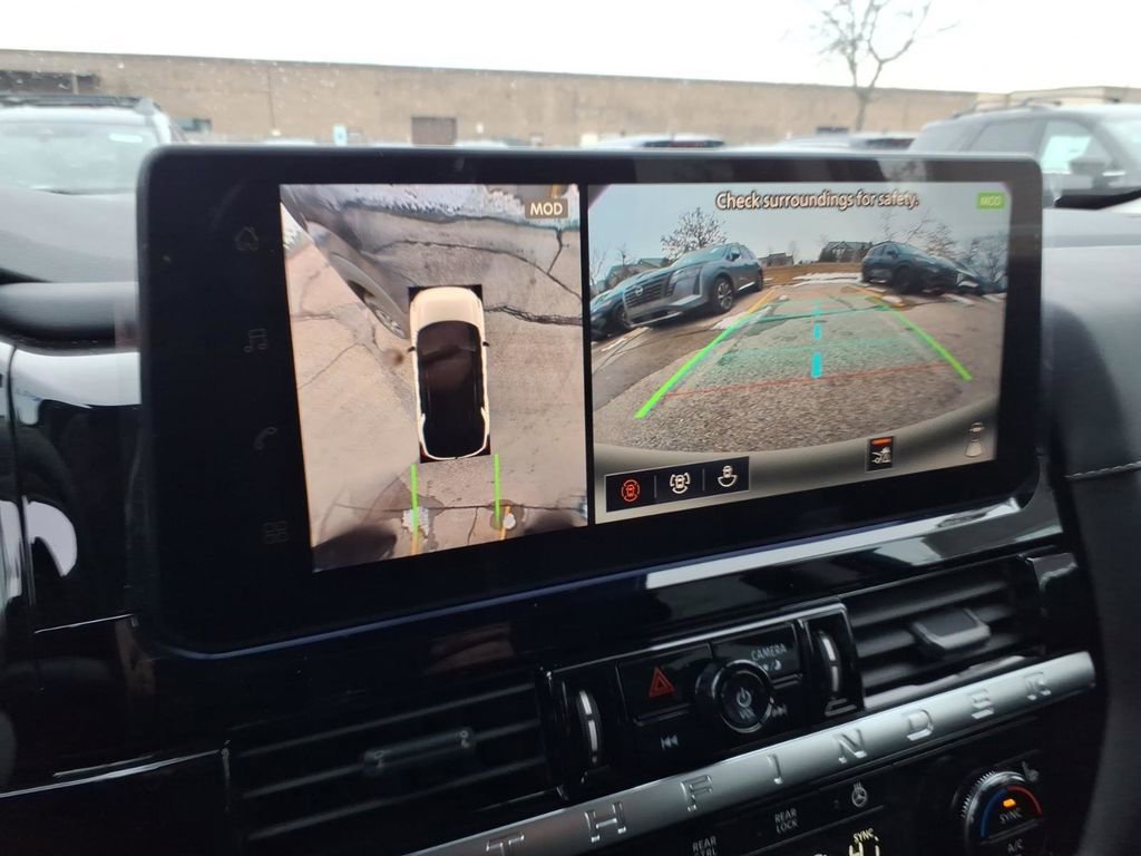 New 2026 Nissan Pathfinder SL image 10