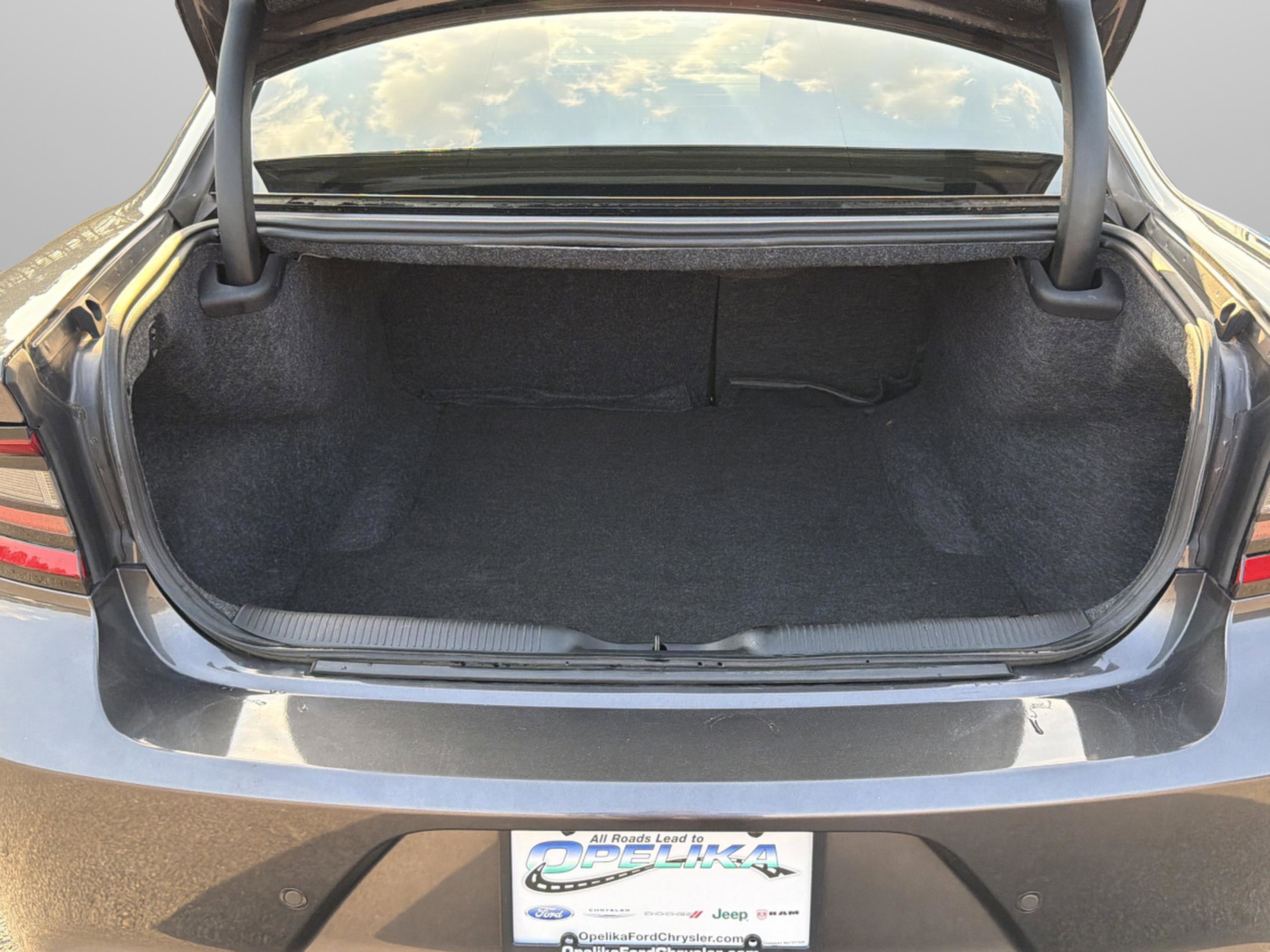 Used 2023 Dodge Charger R/T w/ Blacktop Package image 46