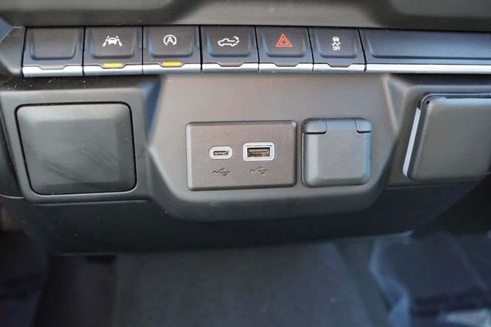 Certified 2024 Chevrolet Silverado 1500 Custom image 26