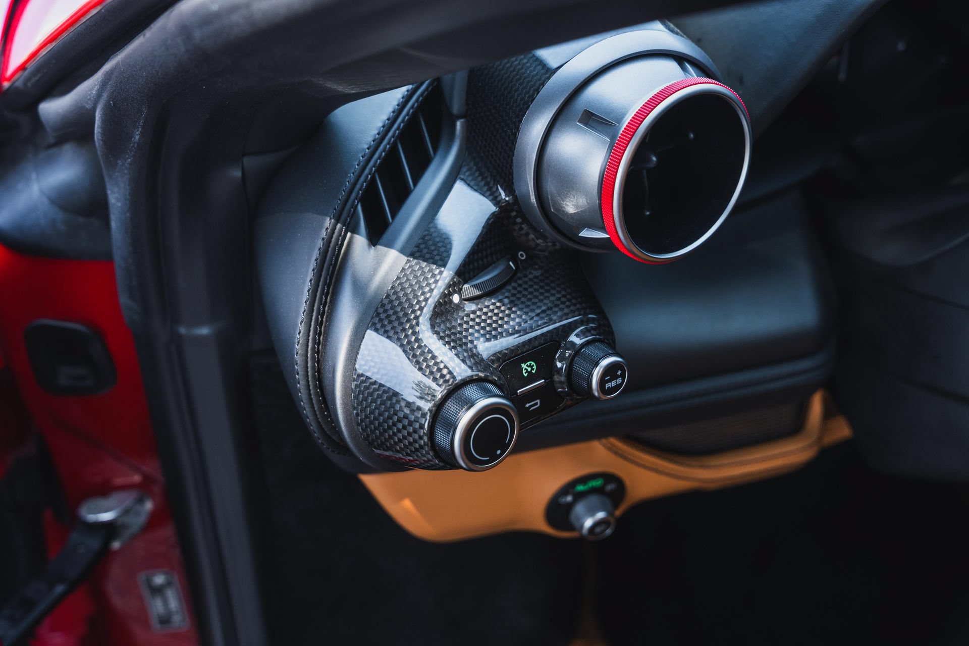 Used 2021 Ferrari F8 Tributo RWD image 79