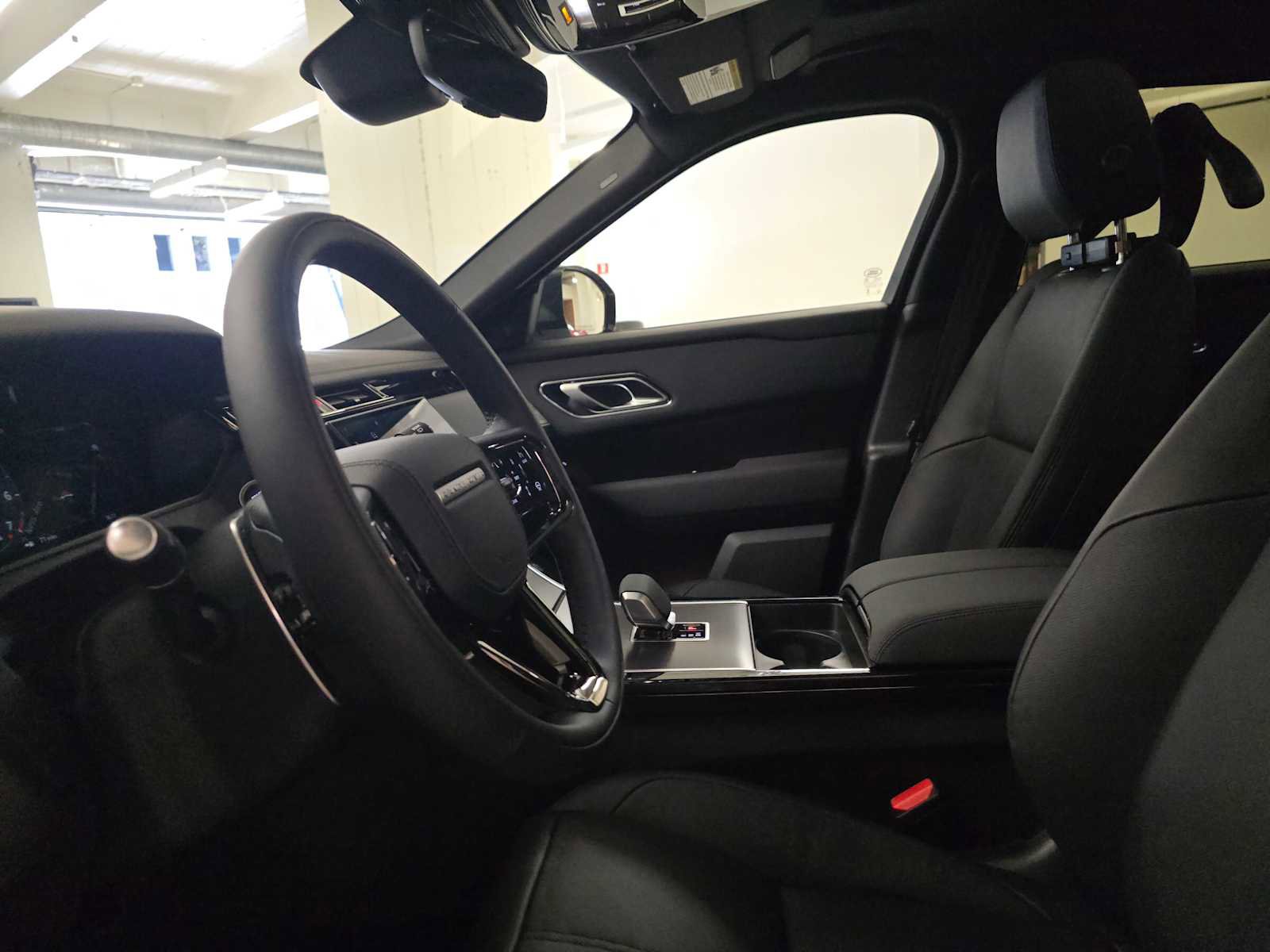 New 2026 Land Rover Range Rover Velar Dynamic SE image 20