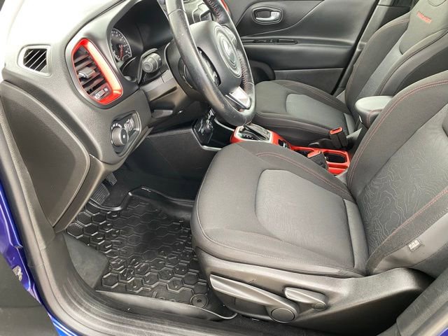 Used 2018 Jeep Renegade Trailhawk w/ UConnect 8.4 Nav Group image 10