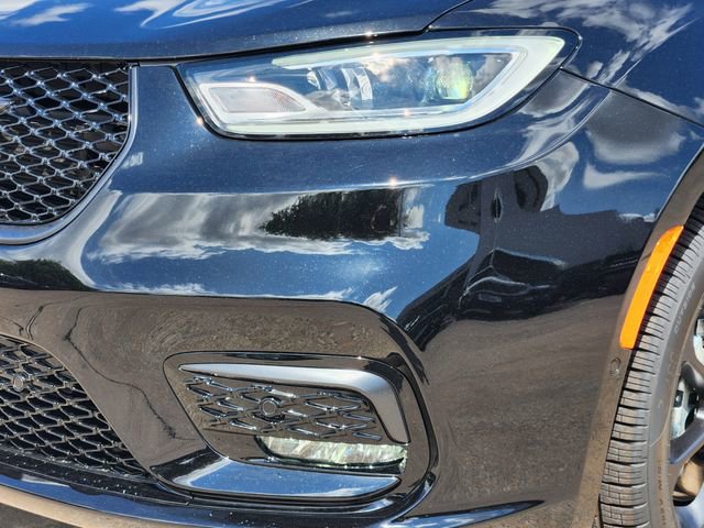 New 2026 Chrysler Pacifica Limited FWD image 5