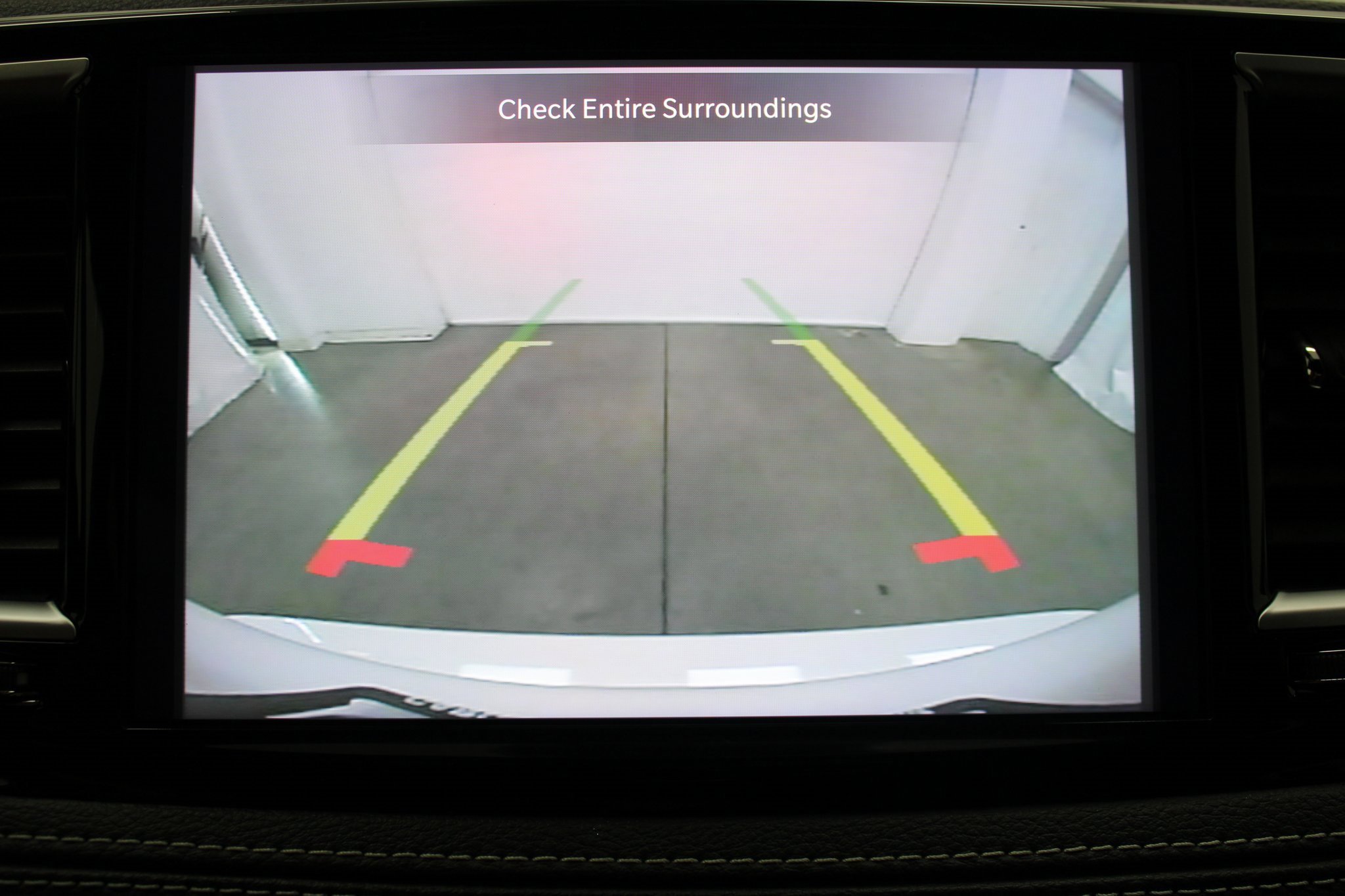 Used 2025 Chrysler Pacifica Limited image 38